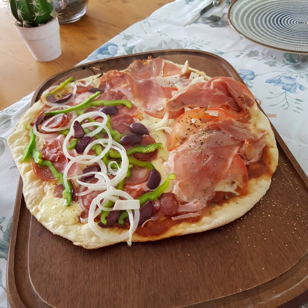 Pizza caseira perfeitinha e descomplicada – Pizza na Churrasqueira