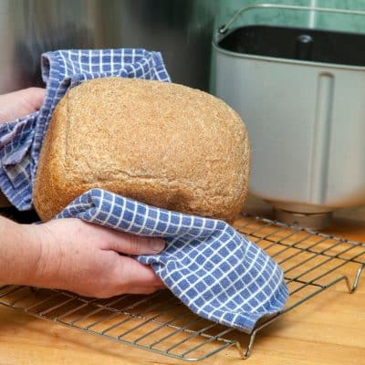 Pão doce de granola na panificadora caseira